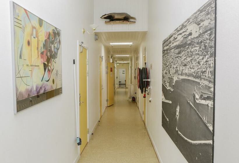 Rønne Vandrerhjem   Hostel