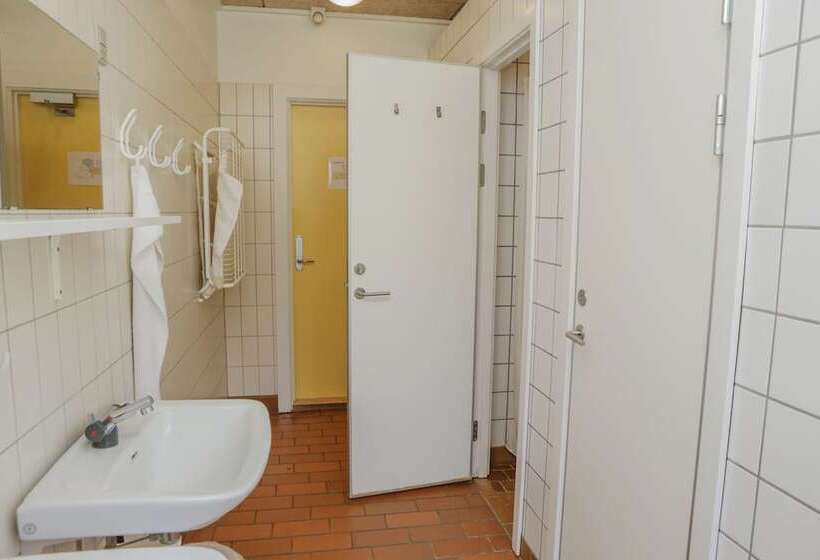 Rønne Vandrerhjem   Hostel