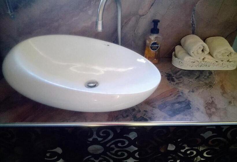 The Little B&b On The Hill