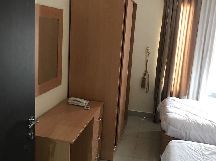 Al Muhanna Plaza Salmiya Old Souk