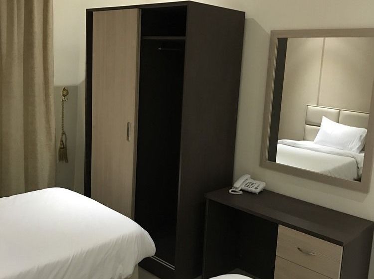 Al Muhanna Plaza Salmiya Old Souk