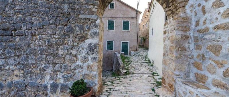 Aparthotel Castrum Novum