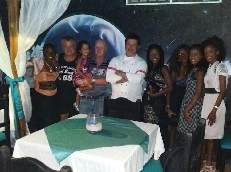 ベッドアンドブレックファースト Luz De Luna Hotel & Spanish Restaurant