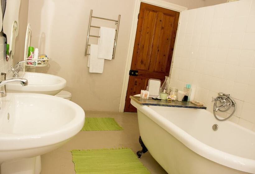 مبيت وإفطار The Ibis Lounge