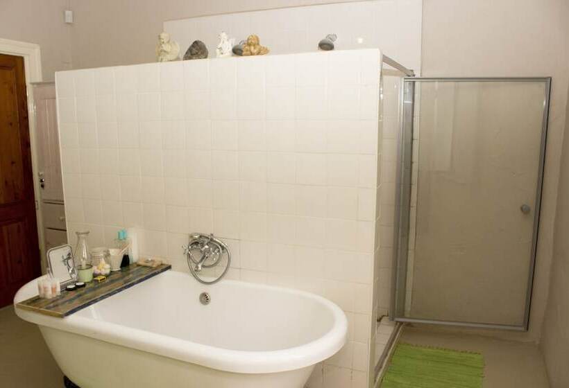 مبيت وإفطار The Ibis Lounge