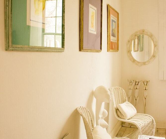 مبيت وإفطار The Ibis Lounge