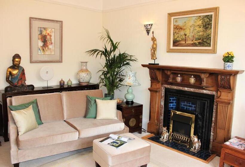 مبيت وإفطار Trafalgar House