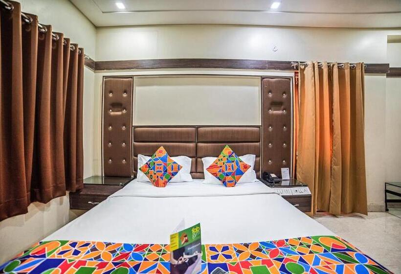 Fabhotel Santoor Geeta Bhawan Square