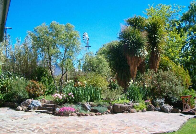 Ganora Guest Farm, Camping And Excursions