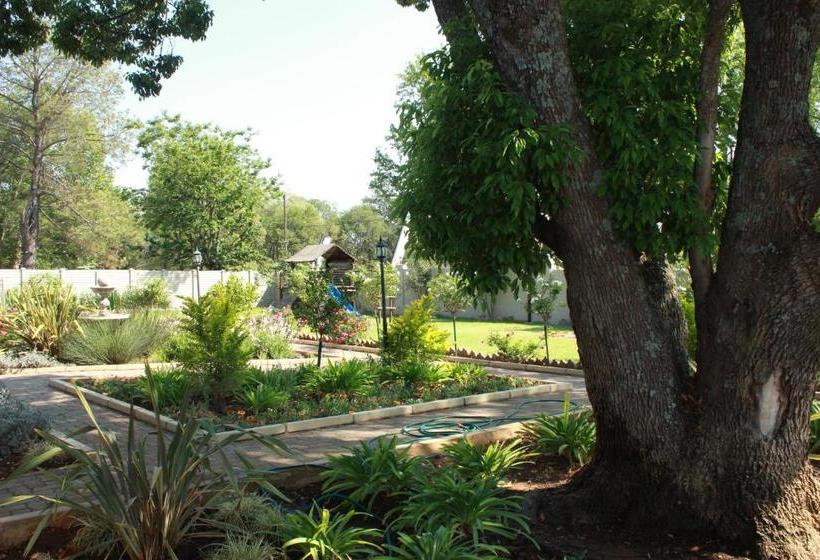 פונדק The Itumeleng Guest House