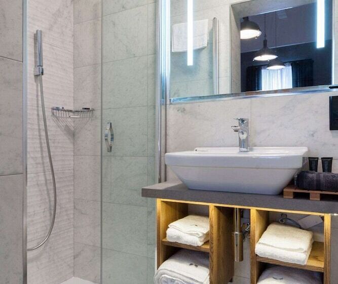 هتل Ax The Saint John