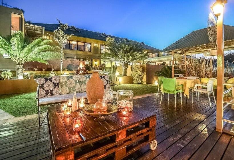 בית מלון כפרי Bambuu Lakeside Lodge