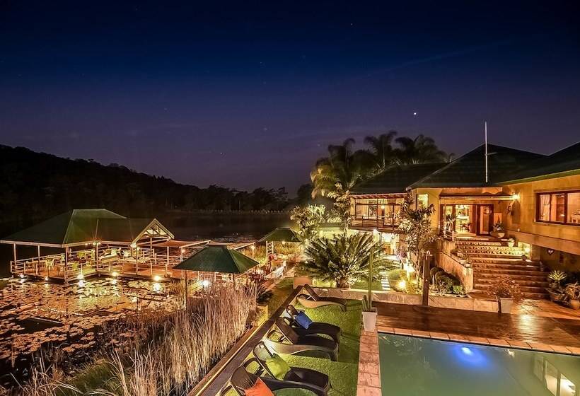 בית מלון כפרי Bambuu Lakeside Lodge