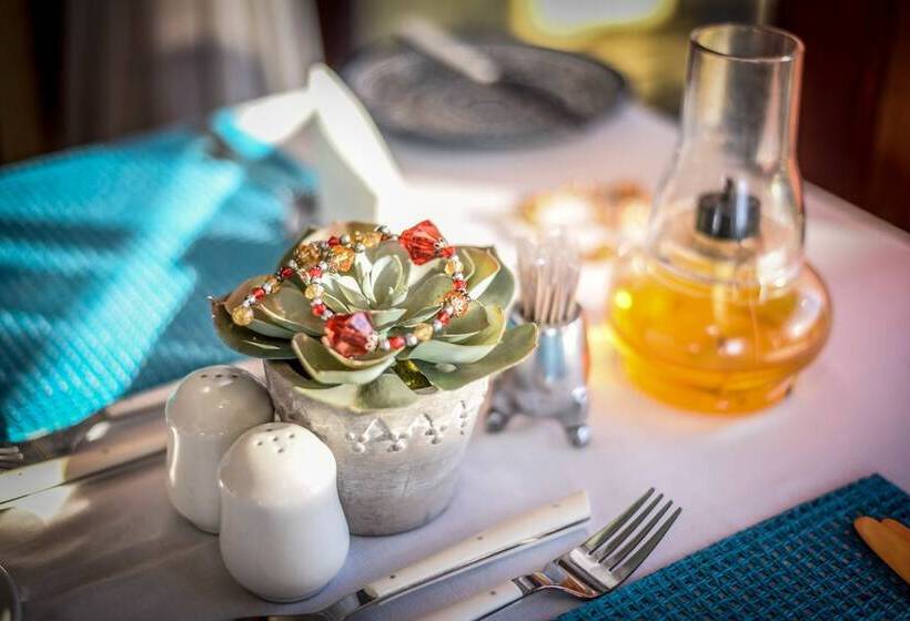 בית מלון כפרי Bambuu Lakeside Lodge