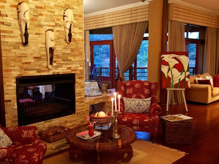 בית מלון כפרי Bambuu Lakeside Lodge