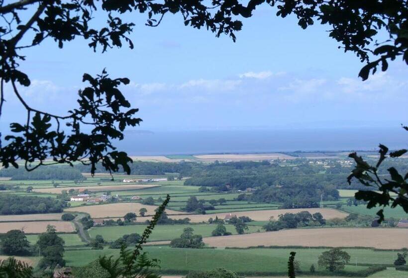 Castle Of Comfort Hotel & Restaurant