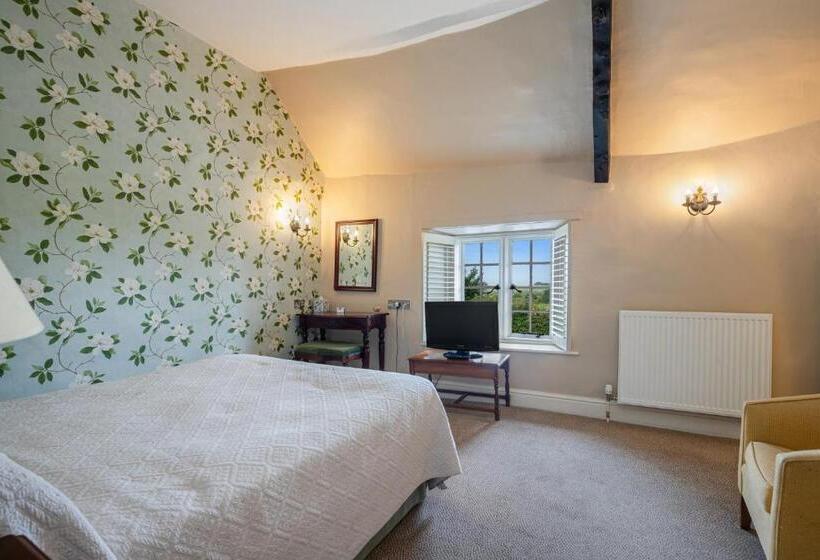 Castle Of Comfort Hotel & Restaurant