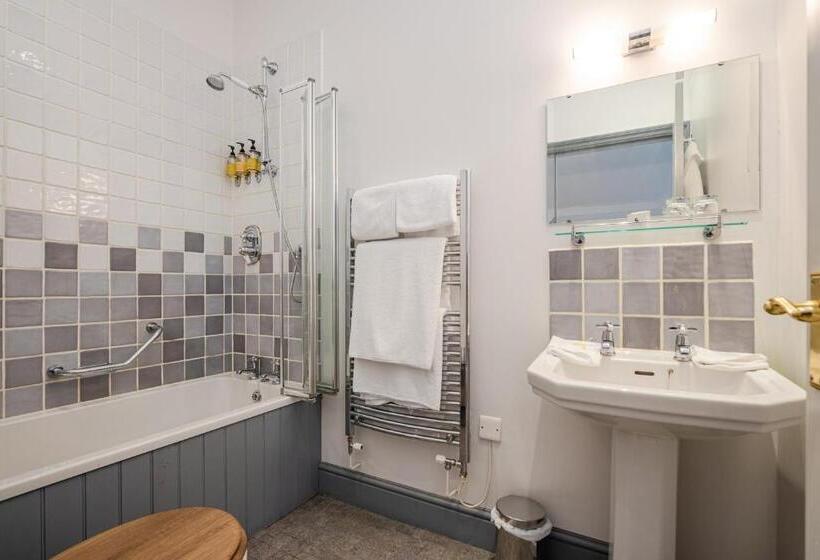 Castle Of Comfort Hotel & Restaurant