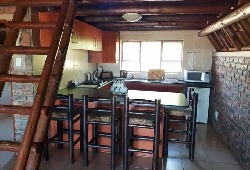 Отель Charihandra Game Lodge