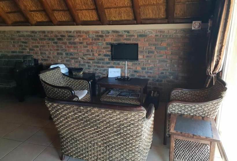 Отель Charihandra Game Lodge