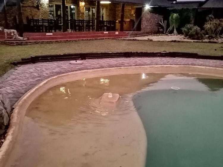 Отель Charihandra Game Lodge