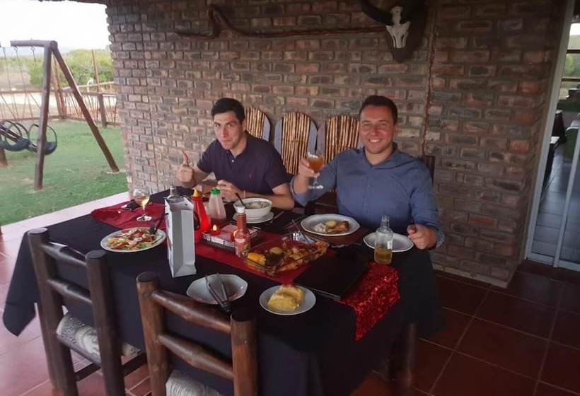 Отель Charihandra Game Lodge