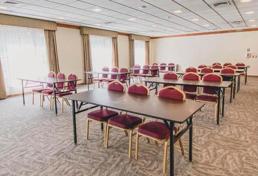 Отель Diego De Almagro Coyhaique