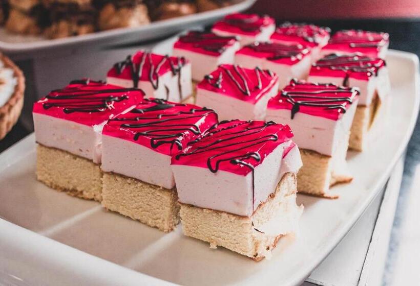 Отель Diego De Almagro Coyhaique