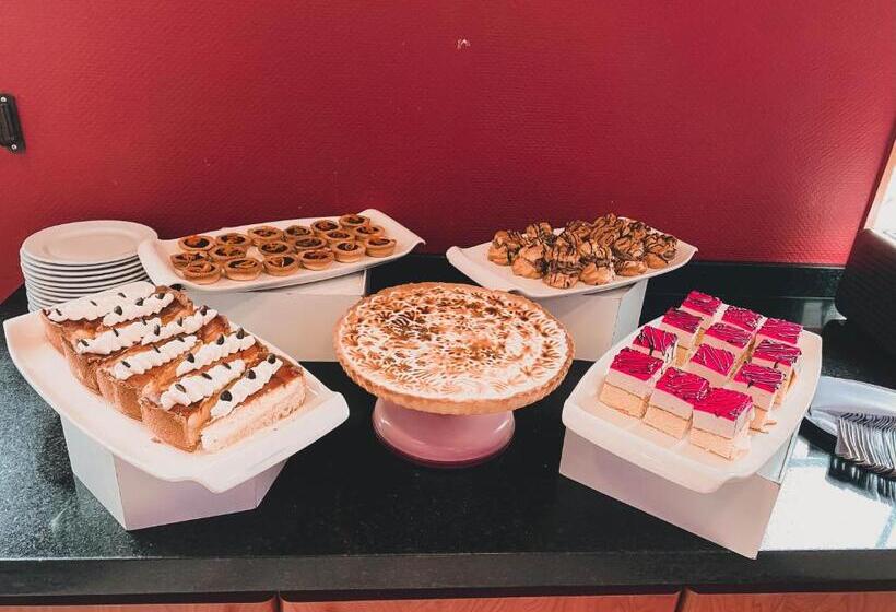 Отель Diego De Almagro Coyhaique