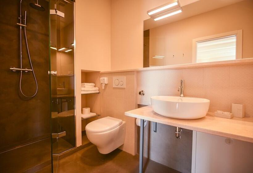 هتل Draga Di Lovrana