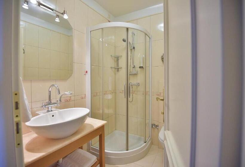 هتل Draga Di Lovrana