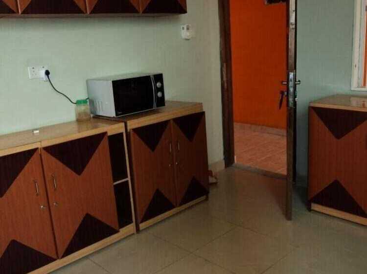 هتل Faculty Apartments & Hostels