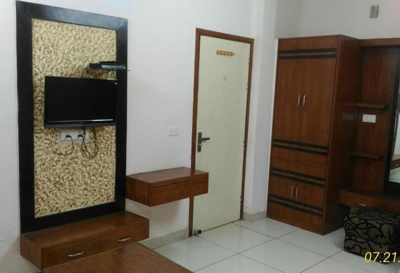 Отель Kirandeep, Agra