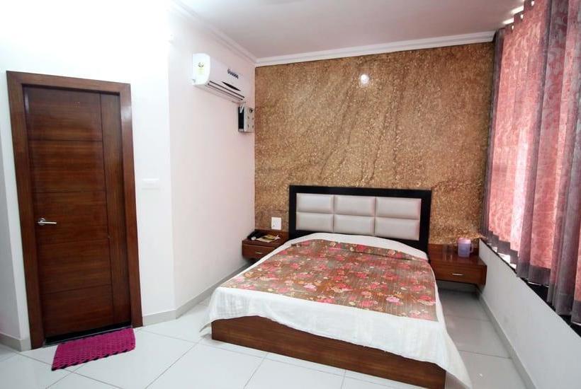 Отель Kirandeep, Agra