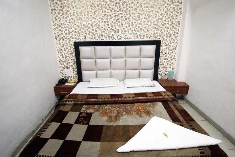 Отель Kirandeep, Agra