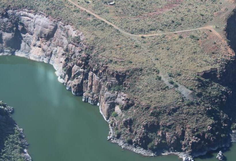 בית מלון כפרי Ko Ka Tsara Bush Camp