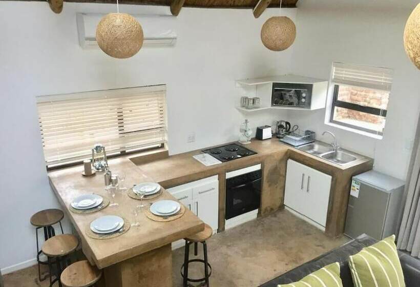 בית מלון כפרי Ko Ka Tsara Bush Camp