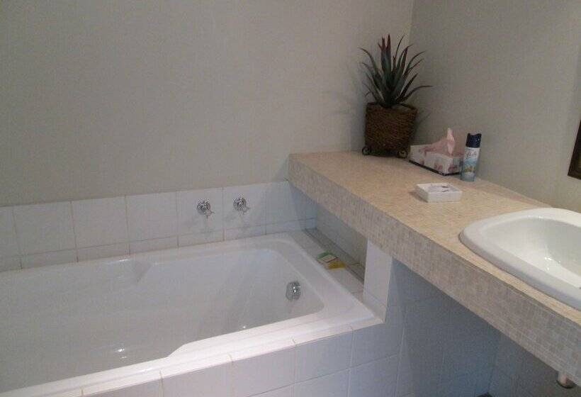 בית מלון כפרי Kwa Jabu Accommodation