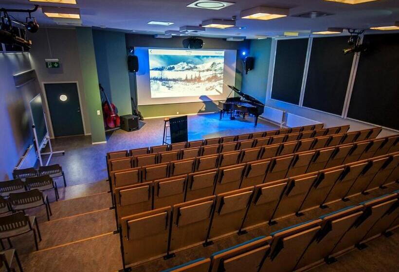 Lofoten Sommerhotell Og Vandrerhjem