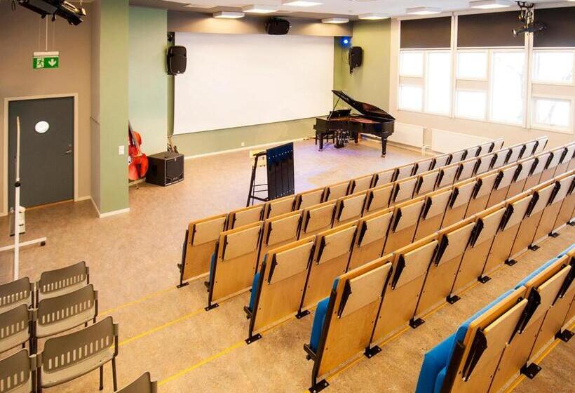 Lofoten Sommerhotell Og Vandrerhjem