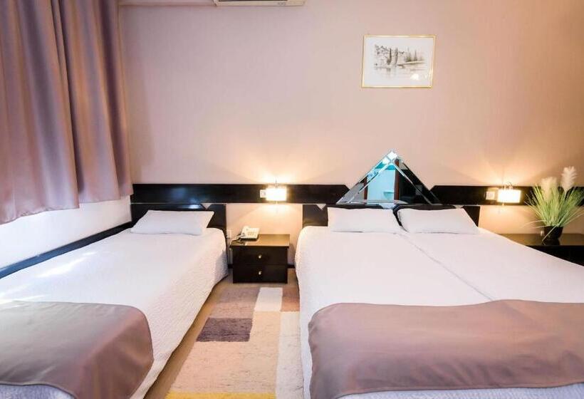 בית מלון כפרי Mb