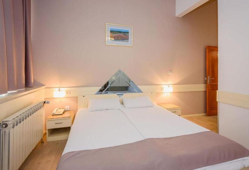 בית מלון כפרי Mb