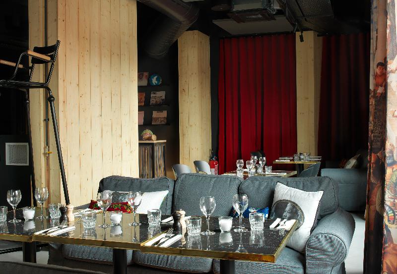 Mob Hotel Paris Les Puces