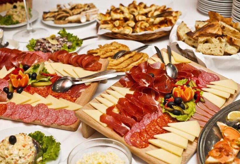 בית מלון כפרי Narona