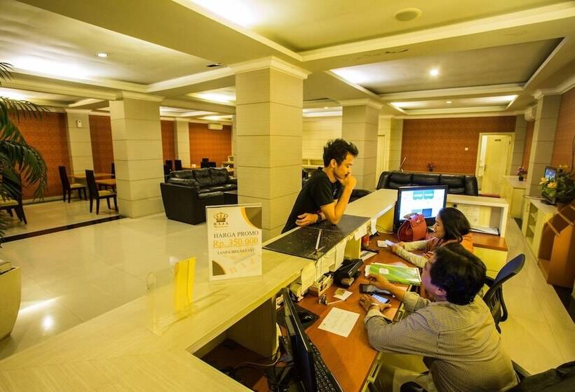 Отель Raja Residence