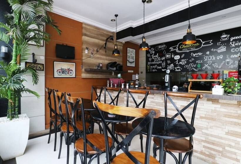 Отель Raja Residence