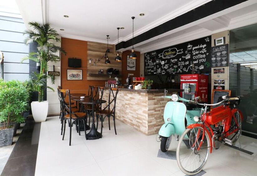 Отель Raja Residence