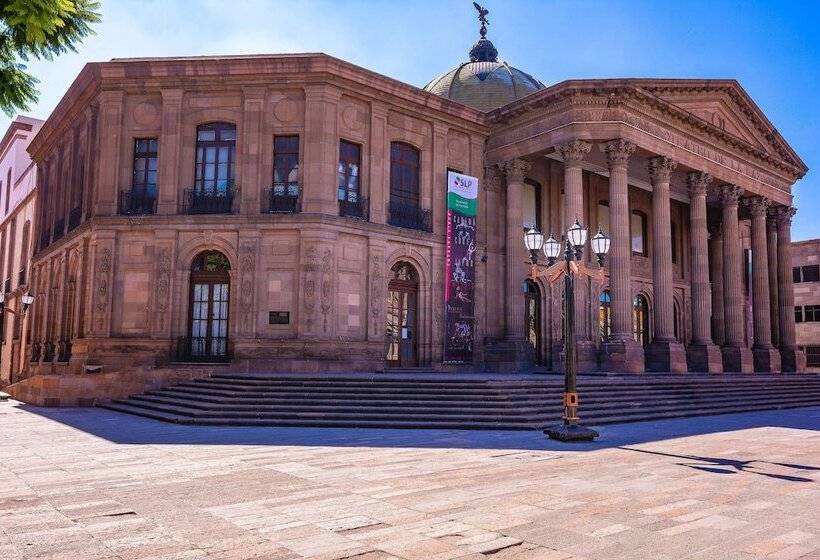 فندق NH San Luis Potosi