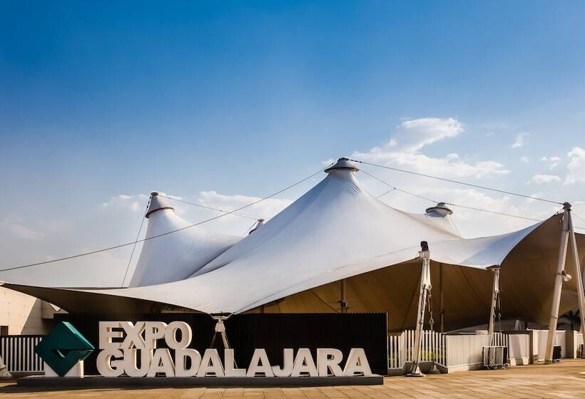 فندق One Guadalajara Expo