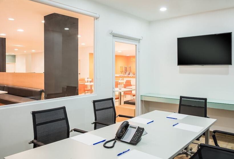 ホテル One Guadalajara Expo